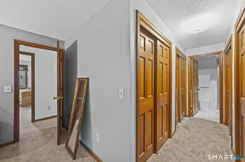 Entry Way - 40 Windmill Rd, Ellington, CT 06029 photo 3 of 3
