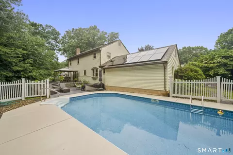Exterior - 40 Windmill Rd, Ellington, CT 06029 photo 4 of 12