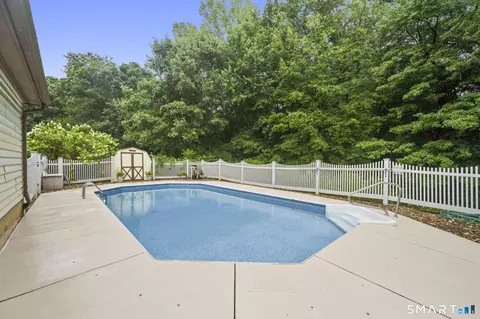 Exterior - 40 Windmill Rd, Ellington, CT 06029 photo 5 of 12