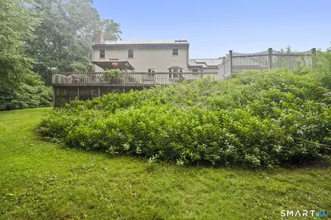 Exterior - 40 Windmill Rd, Ellington, CT 06029 photo 11 of 12