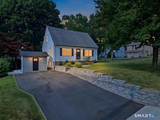 46 First Ave, Waterford, CT 06385