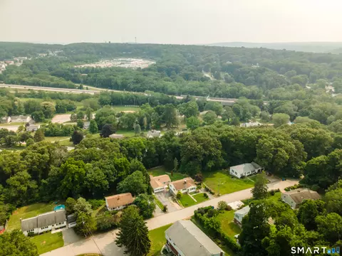 32 Cedar Ln, Montville, CT 06382