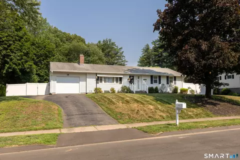 74 Harvest Ln, East Hartford, CT 06118