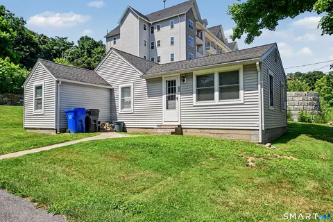 41 Poplar St, New Milford, CT 06776