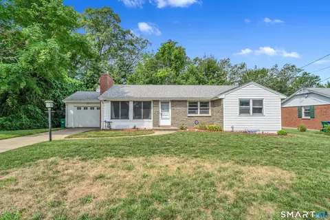 55 Wintergreen Dr, Waterford, CT 06385