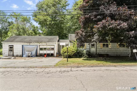 13 Shawondassee Dr, Stonington, CT 06378