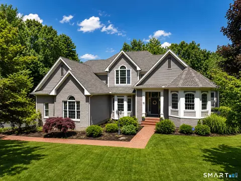 66 Nicole Dr, Glastonbury, CT 06073