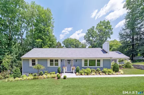76 Comstock Hill Rd, New Canaan, CT 06840