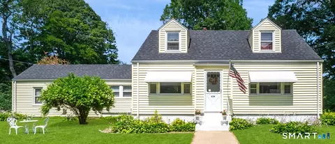634 Bradley St, East Haven, CT 06512