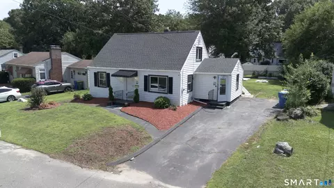 207 Nichols Dr, Waterbury, CT 06708