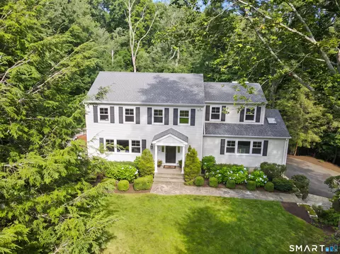 9 Nursery Ct, Norwalk, CT 06850