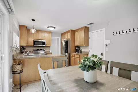 Dining - 13 Captain Amos Stanton Dr, Ledyard, CT 06339 photo 1 of 2