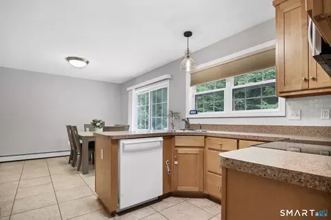 Kitchen - 13 Captain Amos Stanton Dr, Ledyard, CT 06339 photo 2 of 3