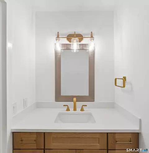 Bath - 22 E Woods Rd, Roxbury, CT 06783 photo 1 of 5