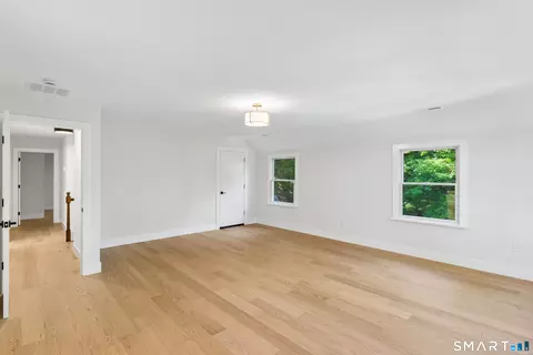 Bedroom - 22 E Woods Rd, Roxbury, CT 06783 photo 4 of 10