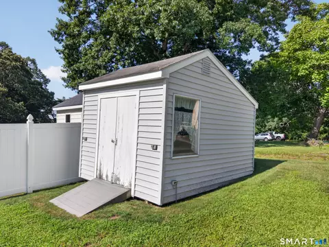 Exterior - 9 West Rd, Niantic, CT 06357 photo 6 of 9