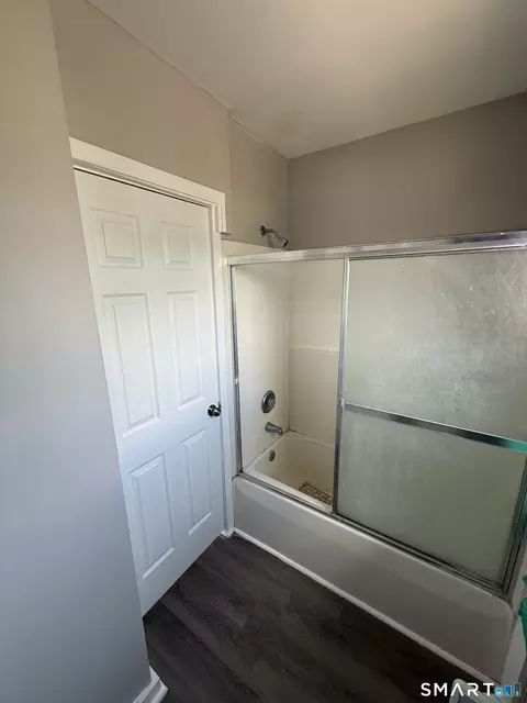 Bath - 304 Morse St, Hamden, CT 06517 photo 1 of 2