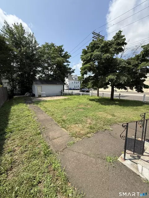 Exterior - 304 Morse St, Hamden, CT 06517 photo 4 of 5