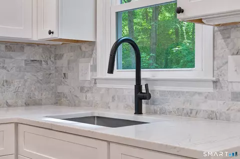 Kitchen - 10 Leopard Dr, Sandy Hook, CT 06482 photo 3 of 3