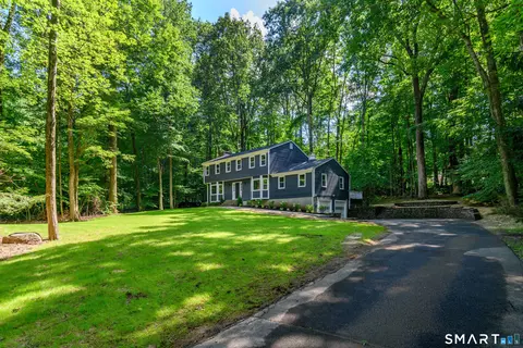 Exterior - 10 Leopard Dr, Sandy Hook, CT 06482 photo 2 of 3