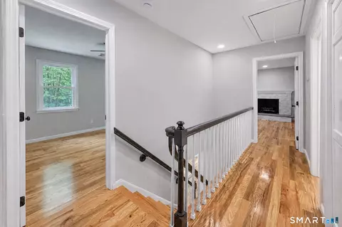 Entry Way - 10 Leopard Dr, Sandy Hook, CT 06482 photo 2 of 2