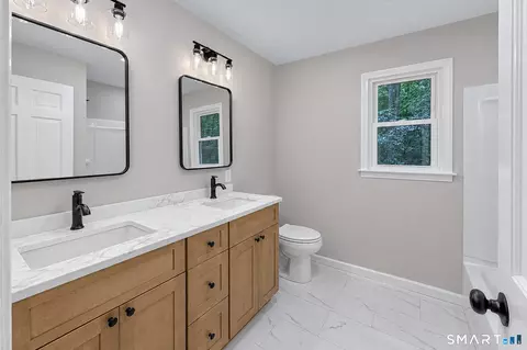 Bath - 10 Leopard Dr, Sandy Hook, CT 06482 photo 5 of 6