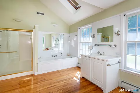 Bath - 37 Woodruff Ln, Cornwall, CT 06796 photo 1 of 2