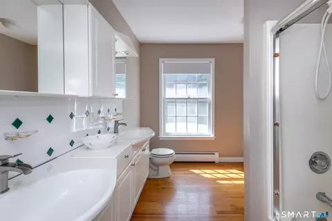 Bath - 37 Woodruff Ln, Cornwall, CT 06796 photo 2 of 2