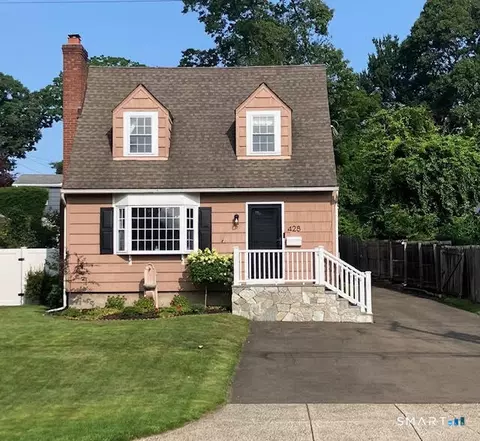 428 Welchs Point Rd, Milford, CT 06460