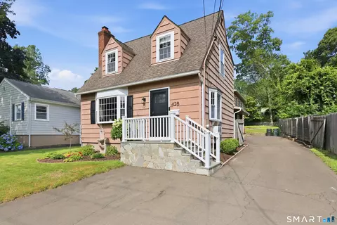 428 Welchs Point Rd, Milford, CT 06460