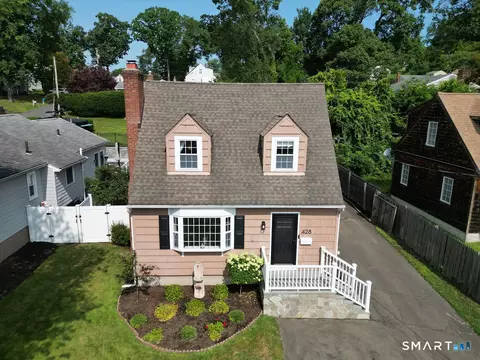 428 Welchs Point Rd, Milford, CT 06460