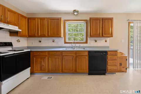 Kitchen - 8 Plank Rd, Prospect, CT 06712 photo 3 of 3