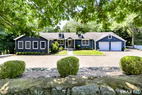 64 E Hunting Ridge Rd, Stamford, CT 06903
