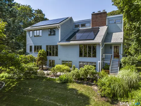 15 Rose Ridge Ct, Pawcatuck, CT 06379