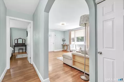 Entry Way - 40 Highview Ave, West Haven, CT 06516 photo 1 of 2