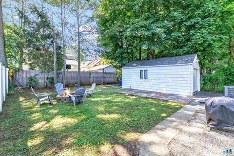Exterior - 40 Highview Ave, West Haven, CT 06516 photo 5 of 9