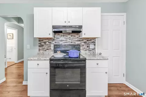 Kitchen - 40 Highview Ave, West Haven, CT 06516 photo 4 of 4