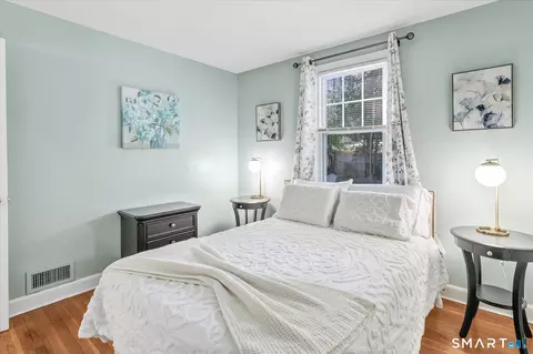 Bedroom - 40 Highview Ave, West Haven, CT 06516 photo 4 of 6