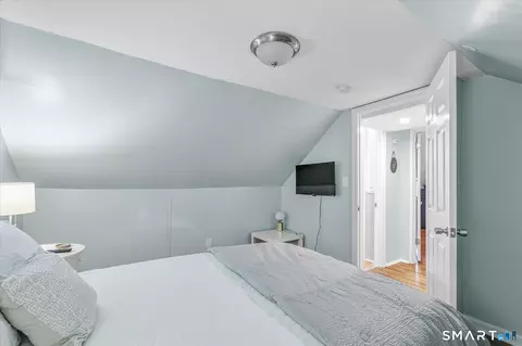 Bedroom - 40 Highview Ave, West Haven, CT 06516 photo 5 of 6