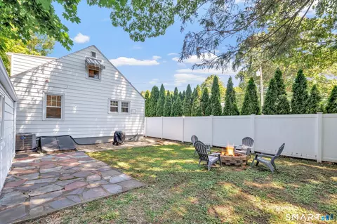 Exterior - 40 Highview Ave, West Haven, CT 06516 photo 7 of 9