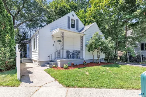 40 Highview Ave, West Haven, CT 06516