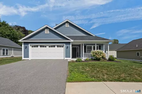 4 Henry Dr #4, Moosup, CT 06354