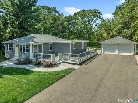 41 Maple St, Stonington, CT 06378