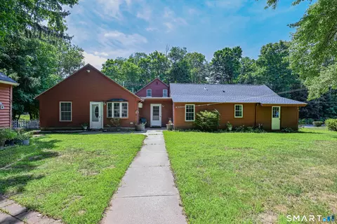 463 Pearl Lake Rd, Waterbury, CT 06706
