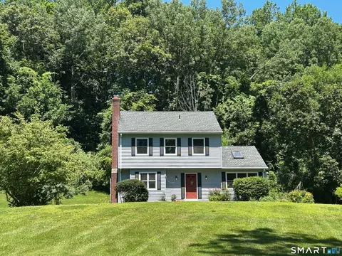 8 Brookview Ln, New Milford, CT 06776