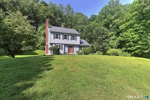 8 Brookview Ln, New Milford, CT 06776
