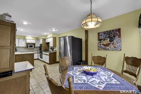 Dining - 40 Filbert St, Hamden, CT 06517 photo 3 of 4