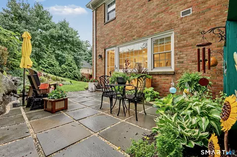 55 Heritage Hill Rd #55, New Canaan, CT 06840