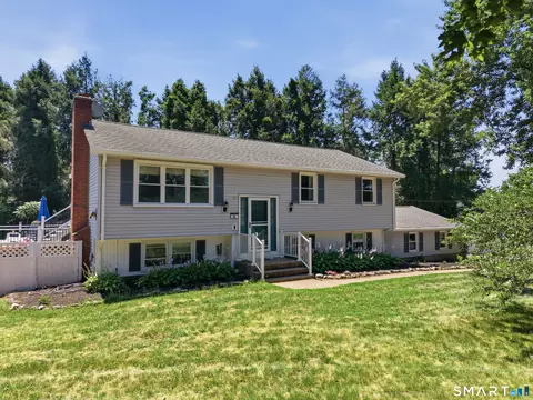 26 Pearl Dr, Vernon, CT 06066