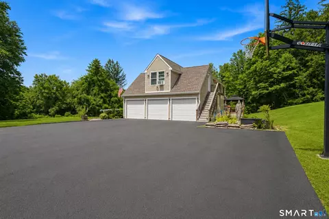 Exterior - 119 Obtuse Hill Rd, Brookfield, CT 06804 photo 4 of 5